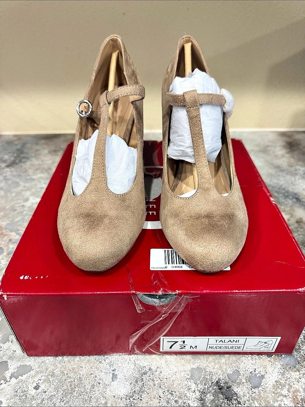 Journee Mary Jane Block Heel Pumps in Brown US 7.5 M NWT